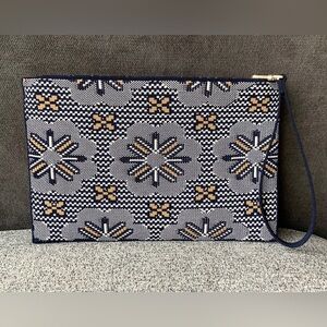 NEW ROTHY'S The Wristlet Sunburst Navy Woven Knit Flat Clutch Earth Friendly